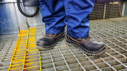 04_Shoes.jpg